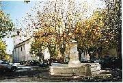 Location NOTRE AGENCE IMMOBILIERE SPECIALISTE SUR ALLAUCH PLAN DE CUQUES CHATEAU GOMBERT 11EME 12EME 13EME VOUS PROPOSE SON APPARTEMENT T2 F2 COMMODITES CHATEAU GOMBERT VILLAGE MARSEILLE 13EME 13013 13